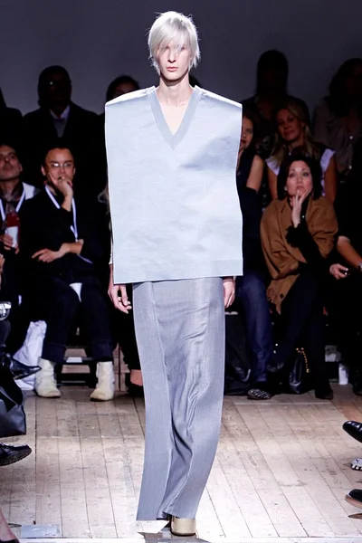 Look 18
